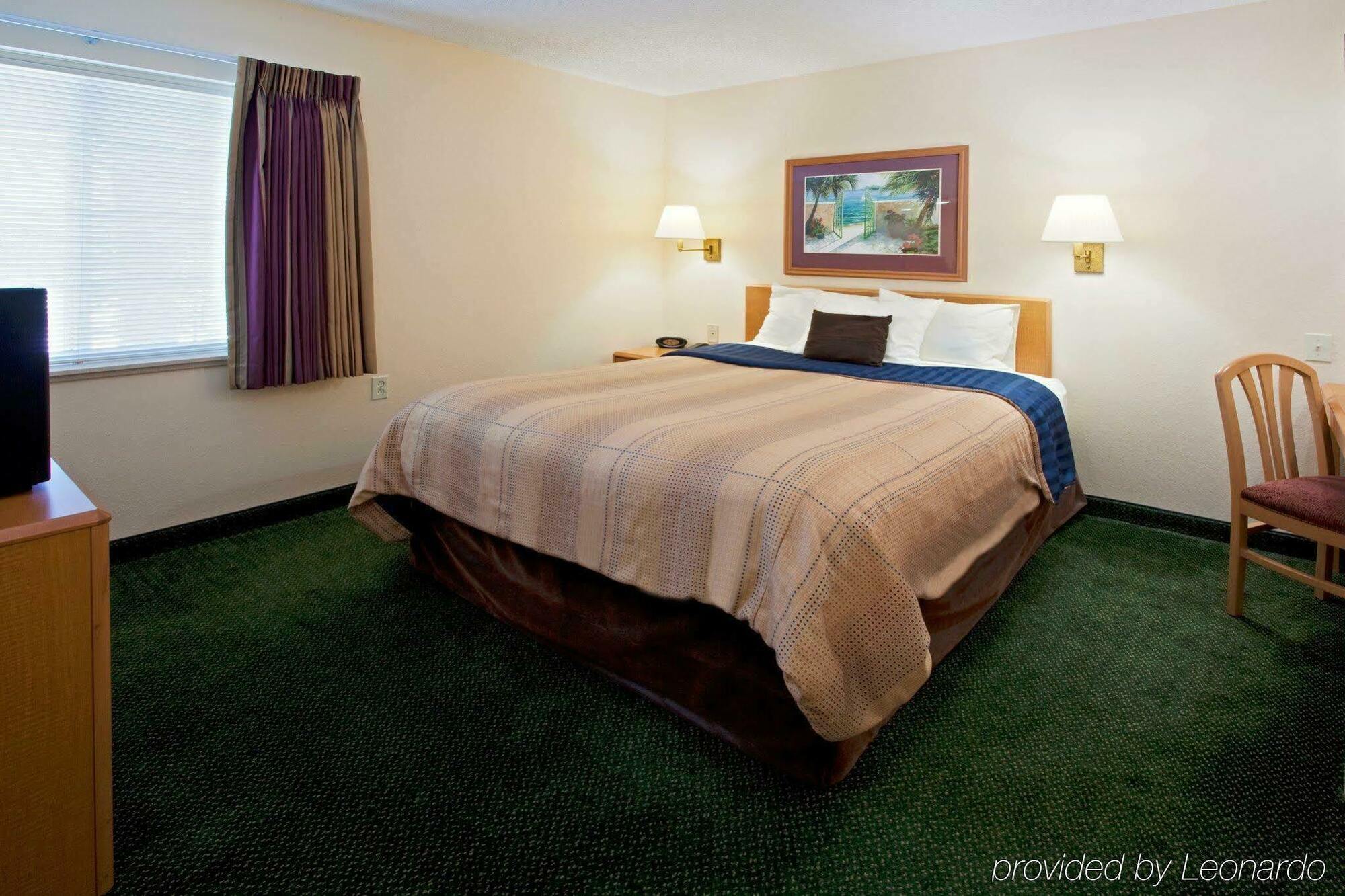Candlewood By Ihg Hotel 2*